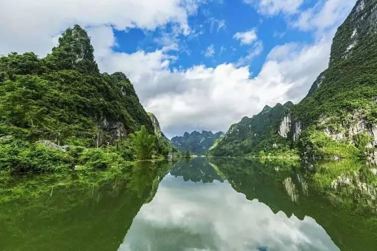 【两会·黔言】视频|邰胜海委员：加大少数民族地区基础教育设施建设力度